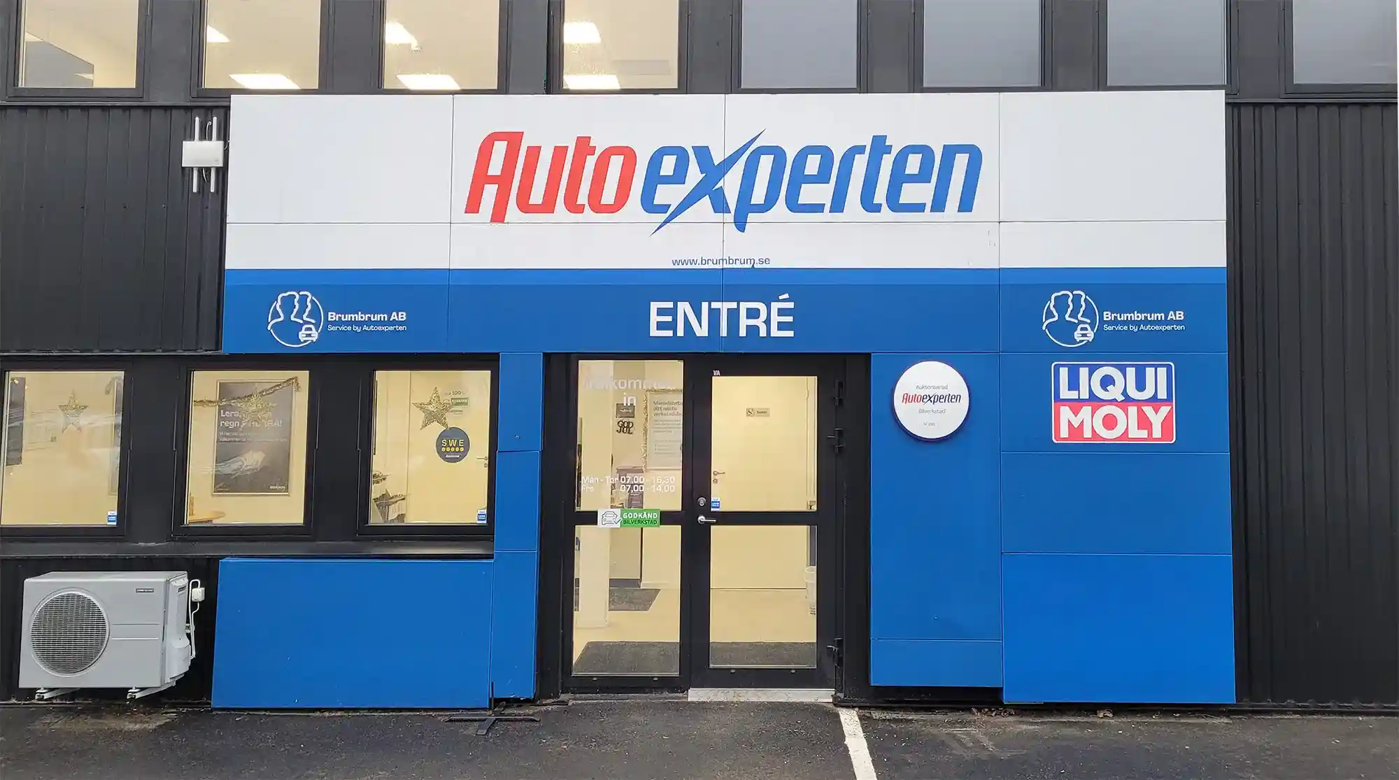 Framsida och entré till BrumBrum Bilverkstad